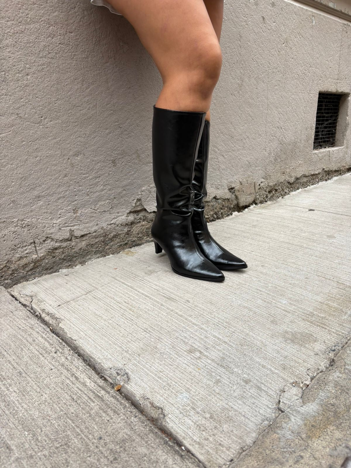 Bota Nova Charol negra